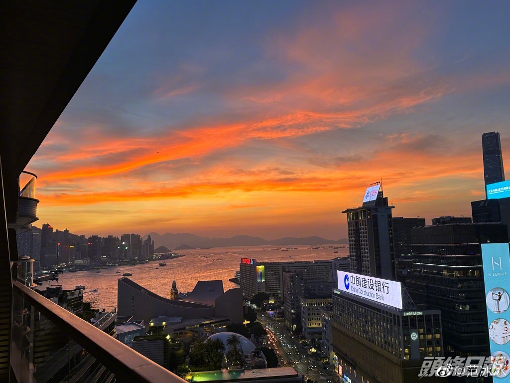 范冰冰昨日在微博貼出身處香港的照片，據知今次來港行程與工作有關！